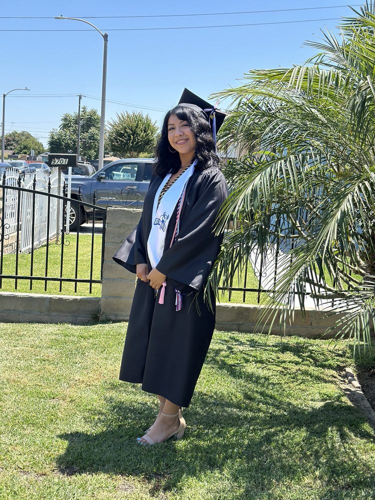 Beauty 1 On 1 Salon Logo