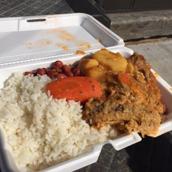 Rafaelito Delis - Chicken over rice - Delis Near Me - Williamsburg, New York Rafaelito Delis - Chicken over rice - Delis Near Me - Williamsburg, New York