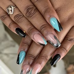 Hammond Nails Of Sandy Springs - Nails done by Leena.
