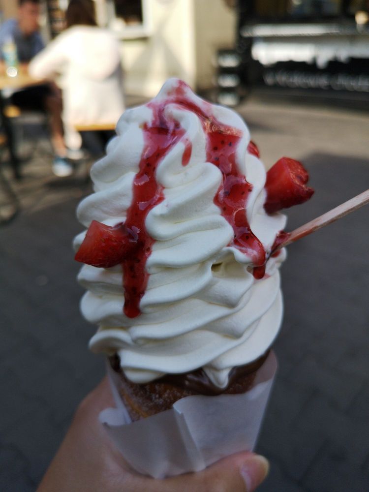 CHIMNEY CAKE BAKERY 52 Photos & 20 Reviews ul. Basztowa 26A, Kraków