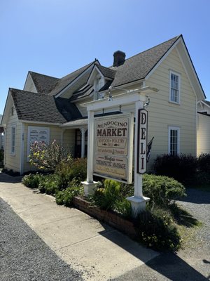 Mendocino Market by null