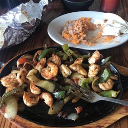 El Paisa - Bomb!!!! Shrimp fajitas are delicious!! I'm from California it's impossible to find good Mexican food in the mid west this place I good