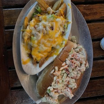Red's Ice House - Lobster Roll & Creek Fries - Seafood Near Me - Mount Pleasant, South Carolina