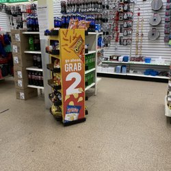 Dollar Tree - Clean and spacious