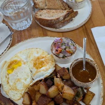 Flori Brunch - Traditional Breakfast - Venues & Event Spaces Near Me - South Gate, California Flori Brunch - Traditional Breakfast - Venues & Event Spaces Near Me - South Gate, California