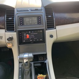 New stereo and dash kit! 2011 ford Taurus non Sony/no navigation kit. New stereo and dash kit! 2011 ford Taurus non Sony/no navigation kit.