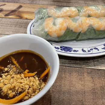 Pho Hoàng Express - A2 - Spring Rolls with dipping sauce - Vietnamese Near Me - San Diego, California Pho Hoàng Express - A2 - Spring Rolls with dipping sauce - Vietnamese Near Me - San Diego, California