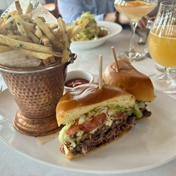 The Huntley Taverne - Burger - New American Near Me - Summit, New Jersey