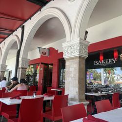 Saquella Cafe - Outside seating
