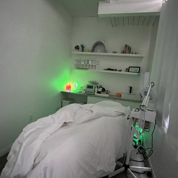 Honeys Skincare - Skin Care Near Me - Riverside, California