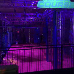 Whippersnaps Trampoline Park - Ninja course