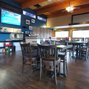 Pizza Bank Restaurant - Table seating - Pizza Near Me - Kirkland, Washington Pizza Bank Restaurant - Table seating - Pizza Near Me - Kirkland, Washington