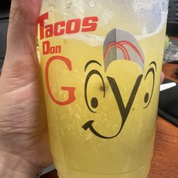 Please filter the agua de piña...too many little thorns in it. :(