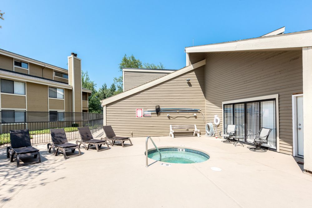 TOWNHOMES WITH A VIEW Updated September 2024 26 Photos 9840 SE