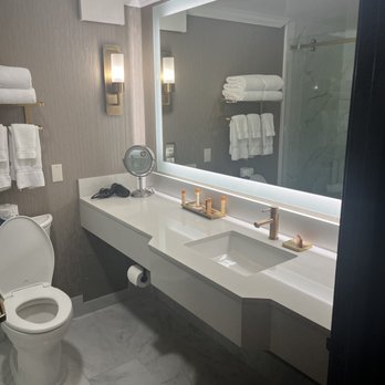 Peppermill Reno - The bathroom - Casinos Near Me - Reno, Nevada Peppermill Reno - The bathroom - Casinos Near Me - Reno, Nevada