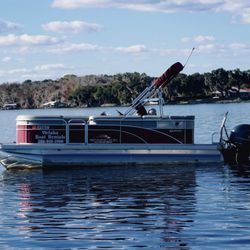 Welaka Boat Rentals - Pontoon Boat