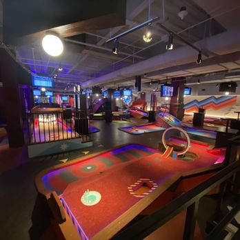 Puttshack - Houston - Putting area - Mini Golf Near Me - Houston, Texas