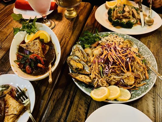 Nicky's Thai Kitchen by null