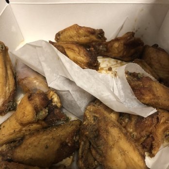 Bidwell Tavern - Top: Teriyaki wings, Bottom: Ranch dry rub - American Near Me - Coventry, Connecticut