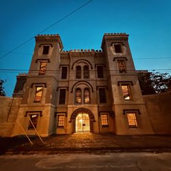 Bulldog Tours - As seen on Ghost Adventures & Ghost Hunters, our Haunted Jail Tour is Charleston's most popular ghost tour.
