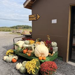 Indian Ladder Farms Cidery & Brewery