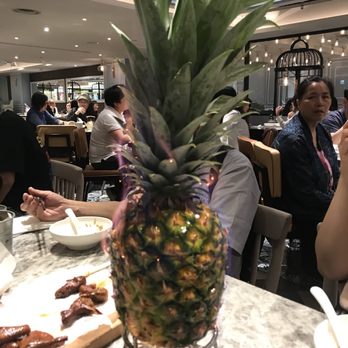 唐宮小聚 - Flaming pineapple quite the spectacle - Dim Sum Near Me - Hong Kong, HK