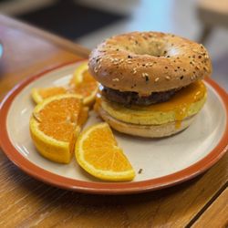 Kuumba Juice & Coffee - Bagel sandwich