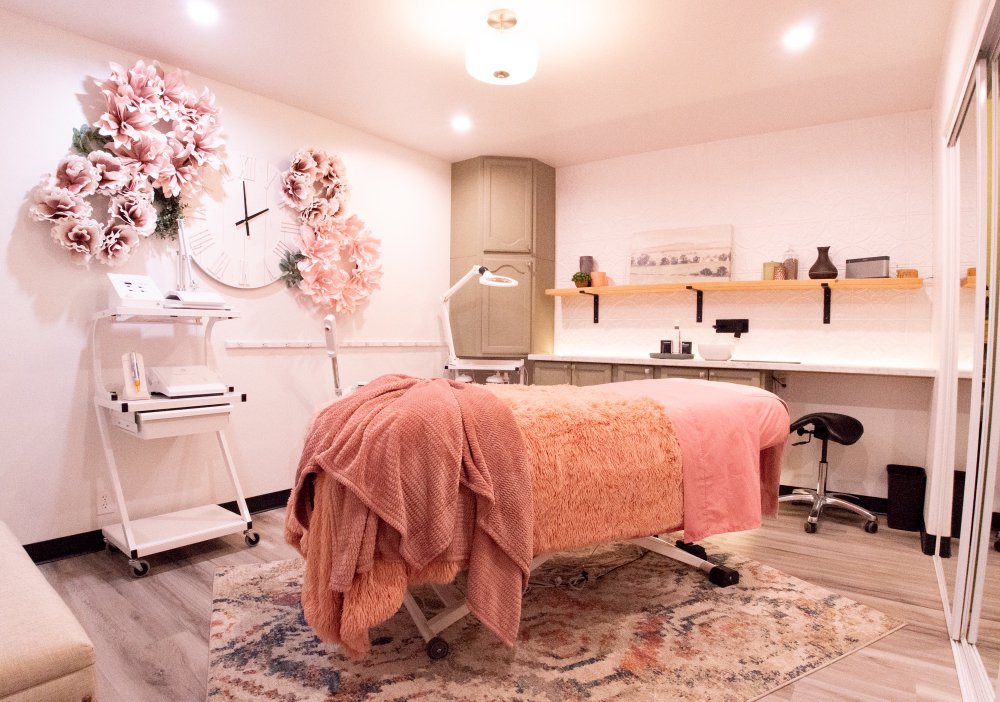 Esthetics by Paula Logo