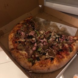 Cap's Bomber Pizza