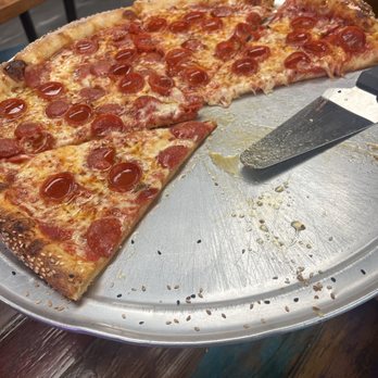 Riccardo's Pizza Restaurant - Pizza Near Me - Browns Mills, New Jersey