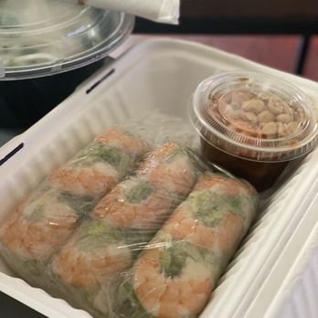 Saigon Dish - Shrimp and Pork Summer Roll (Goi Cuon) - Vietnamese Near Me - Lawndale, California