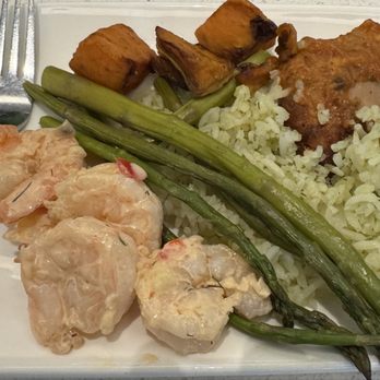Delta Sky Club - Terminal C - Lunch - Airport Lounges Near Me - Queens, New York