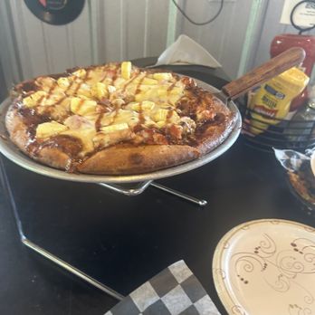 Screech Owl Brewing - Big Kahuna pizza - Breweries Near Me - Bruceton Mills, West Virginia Screech Owl Brewing - Big Kahuna pizza - Breweries Near Me - Bruceton Mills, West Virginia