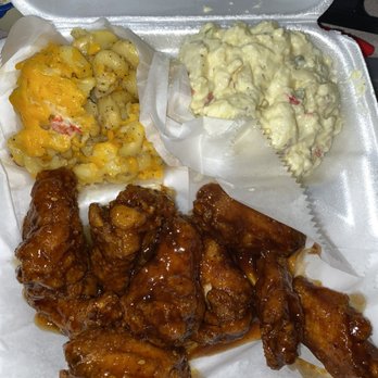 Dirtybirdz - Entree plate - wings, macaroni & cheese, potato salad - Seafood Near Me - Charlotte, North Carolina