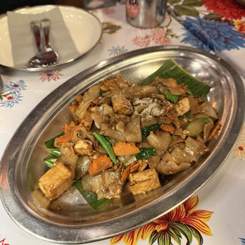 Tuk Tuk - PAD SEE EIW - Thai Near Me - Chicago, Illinois Tuk Tuk - PAD SEE EIW - Thai Near Me - Chicago, Illinois