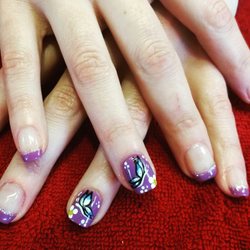 Ask for Leon, and i'll try my best to make you feel satisfied when you leave, both with your nails and the customer service.
