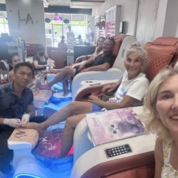LA Nails Hand & Foot Spa - 4 of us getting Pedicures