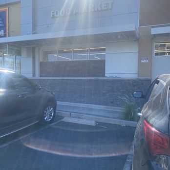 ALDI - The parking lot at Aldi - Grocery Near Me - Long Beach, California ALDI - The parking lot at Aldi - Grocery Near Me - Long Beach, California