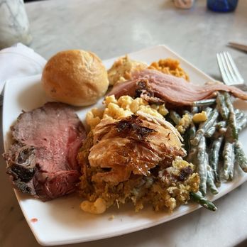 Blackwall Hitch - Thanksgiving buffet - Cocktail Bars Near Me - Annapolis, Maryland