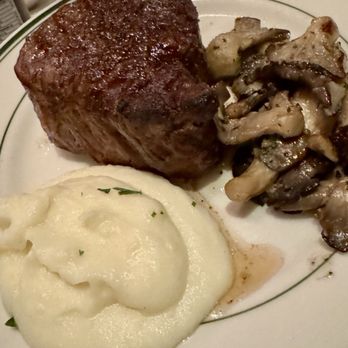 Smith & Wollensky - Filet Mignon - Steakhouses Near Me - New York, New York Smith & Wollensky - Filet Mignon - Steakhouses Near Me - New York, New York