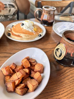 Another Broken Egg Cafe by null