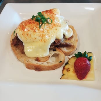 Moena Café - Kalua Pig Eggs Benedict - Cafes Near Me - Honolulu, Hawaii Moena Café - Kalua Pig Eggs Benedict - Cafes Near Me - Honolulu, Hawaii