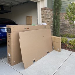 Large TV boxes and art boxes Large TV boxes and art boxes