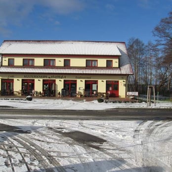 Seehotel Weit Meer - Blick auf die Kulturkneipe / Hotel Weit Meer im Winter (Hauptgebäude verdeckt) - Hotels Near Me - Waren, MV