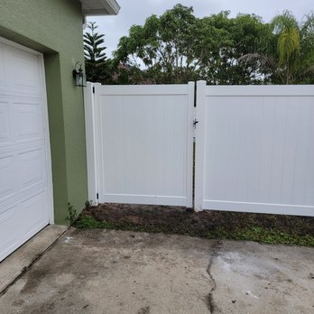 WG All Solutions - Vinyl fence - Fences & Gates Near Me