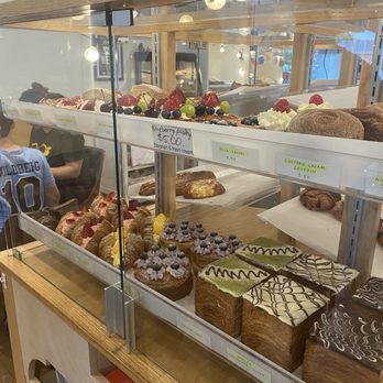 Amor Cafe & Pastry - Bakeries Near Me - Centreville, Virginia
