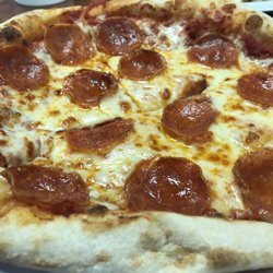 Amo La Pizza - Pepperoni Pizza