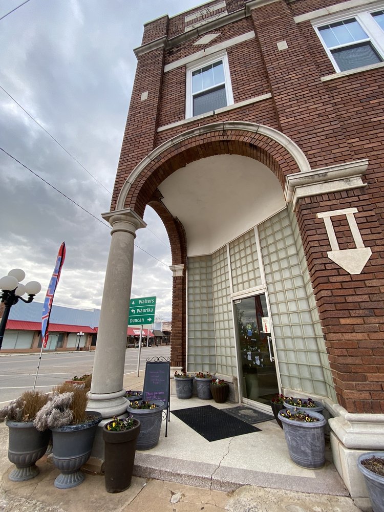 THE VAULT Updated September 2024 201 Oak Main Ave, Comanche