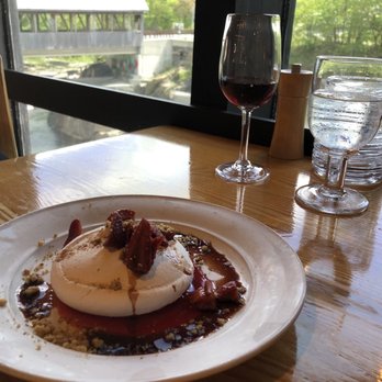 Simon Pearce - Pavlova dessert - New American Near Me - Quechee, Vermont Simon Pearce - Pavlova dessert - New American Near Me - Quechee, Vermont