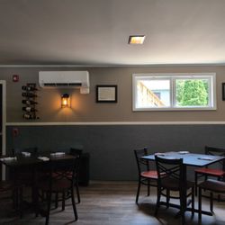 The Little York - Inside - lots of ac !